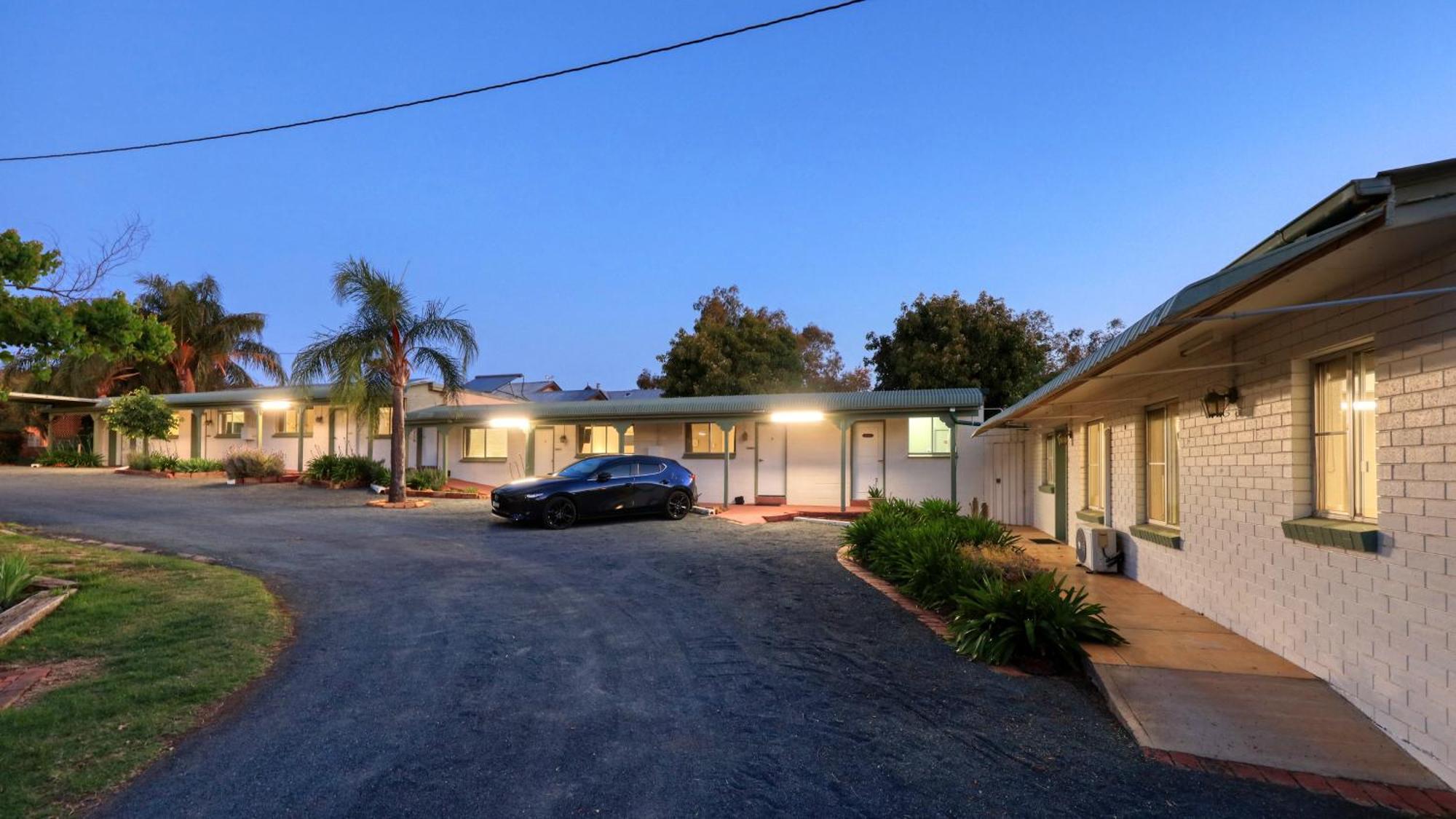 Oasis Motel Peak Hill Esterno foto