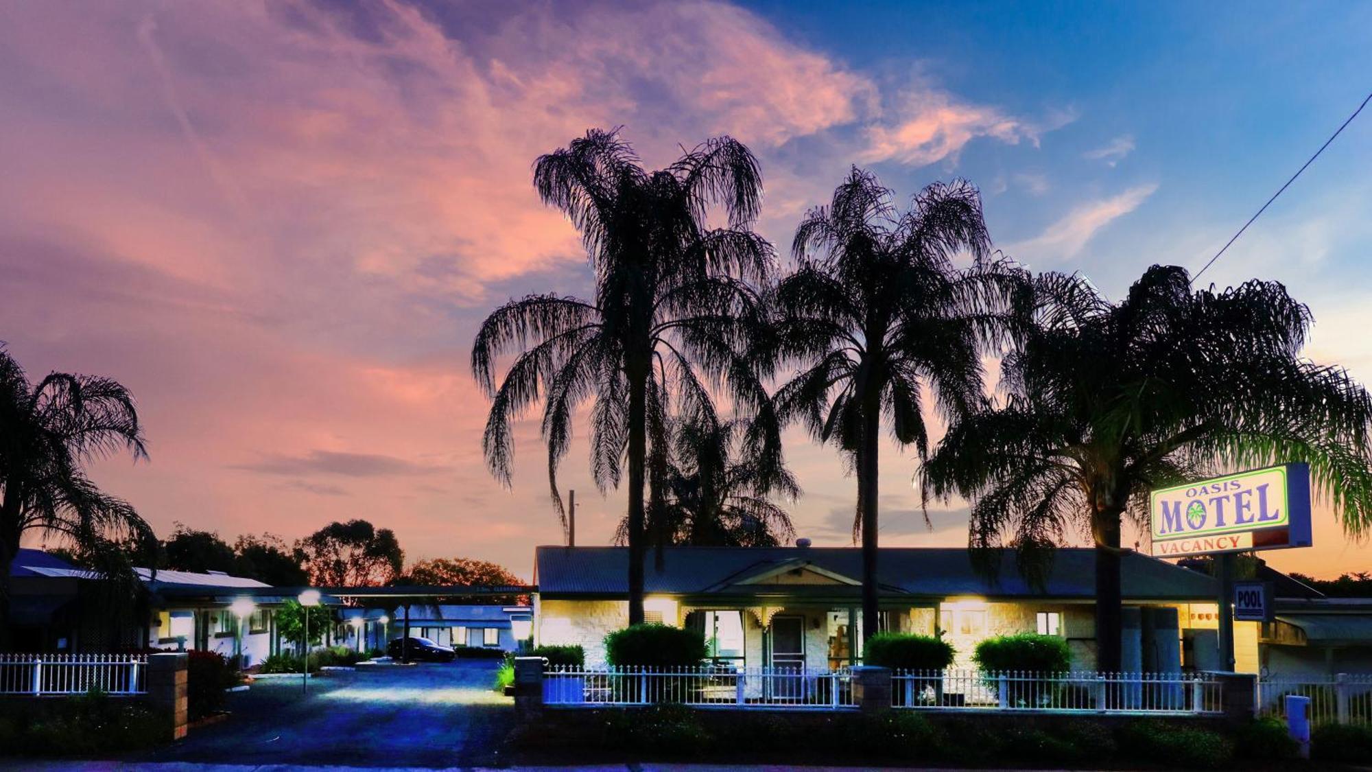 Oasis Motel Peak Hill Esterno foto