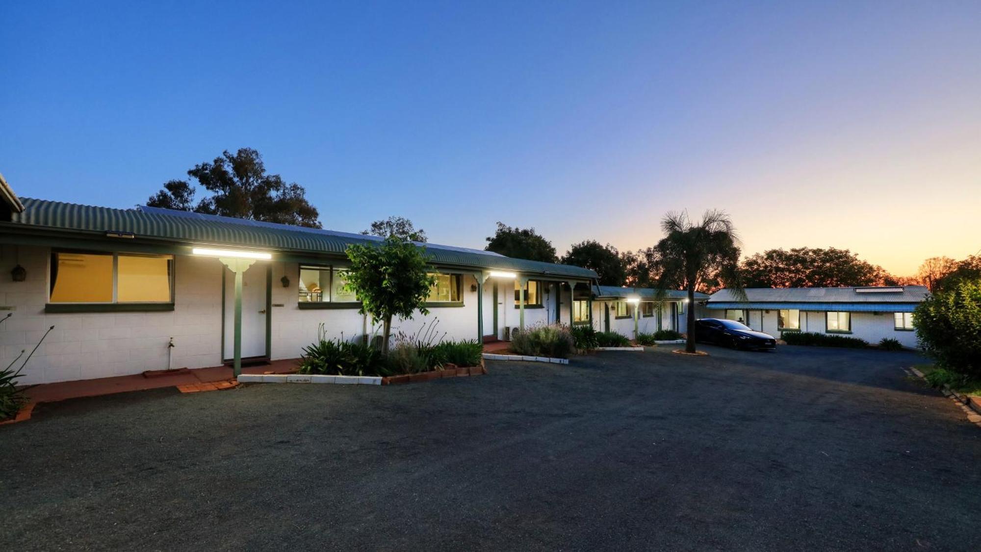 Oasis Motel Peak Hill Esterno foto