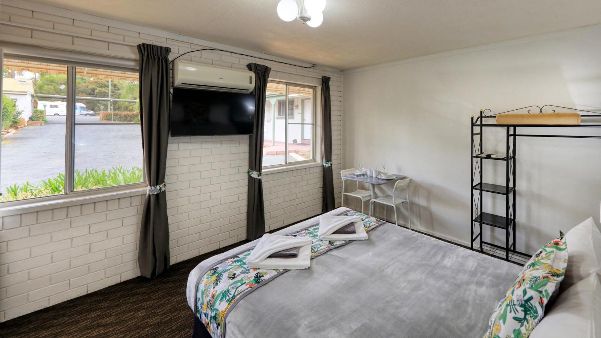Oasis Motel Peak Hill Esterno foto
